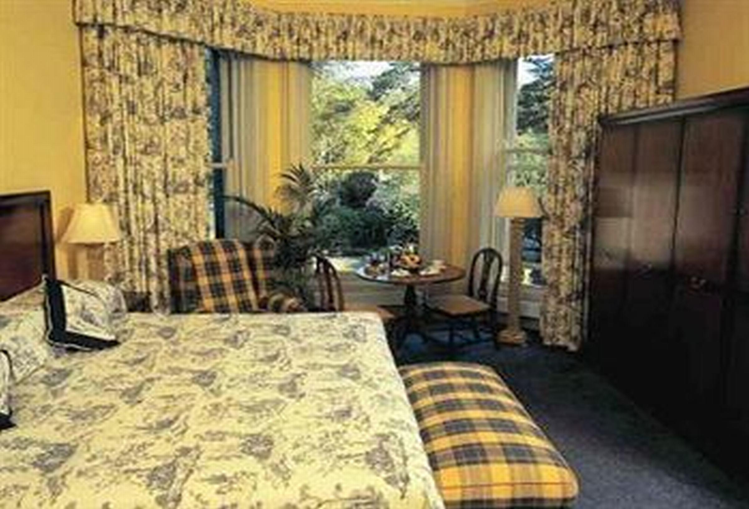 The Culloden Estate And Spa Holywood  Værelse billede A bedroom at the Inn