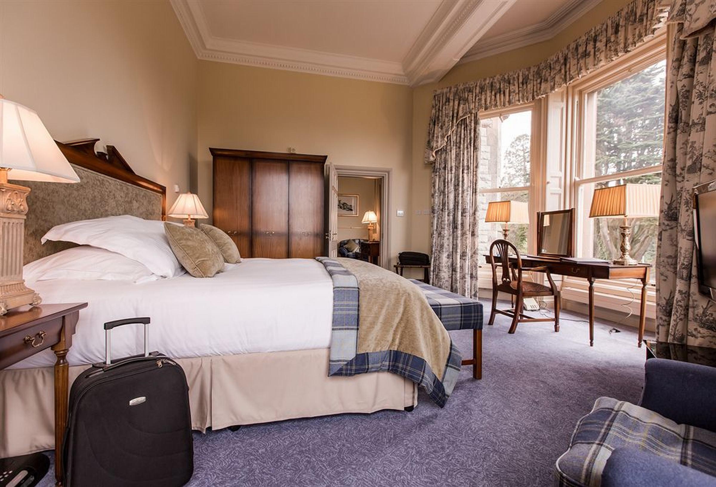 The Culloden Estate And Spa Holywood  Eksteriør billede A bedroom at the hotel