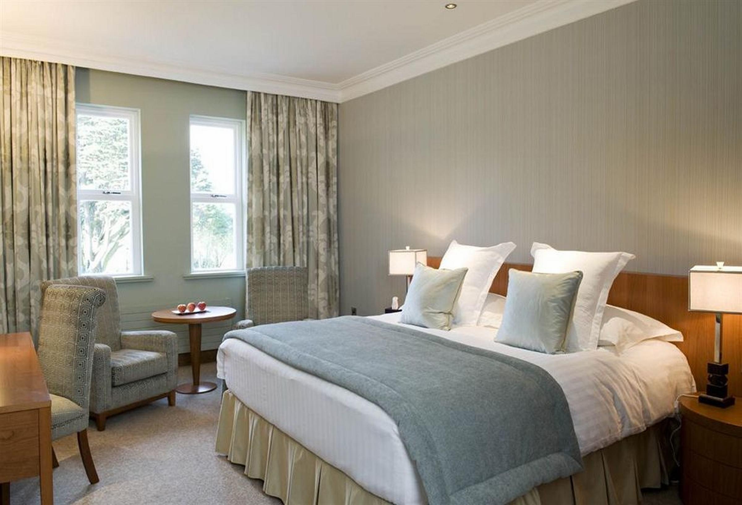 The Culloden Estate And Spa Holywood  Eksteriør billede A bedroom at the hotel