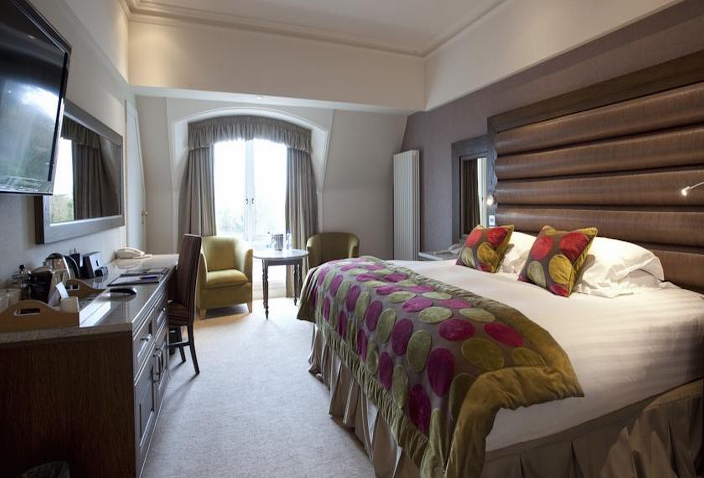 The Culloden Estate And Spa Holywood  Eksteriør billede A bedroom at the hotel