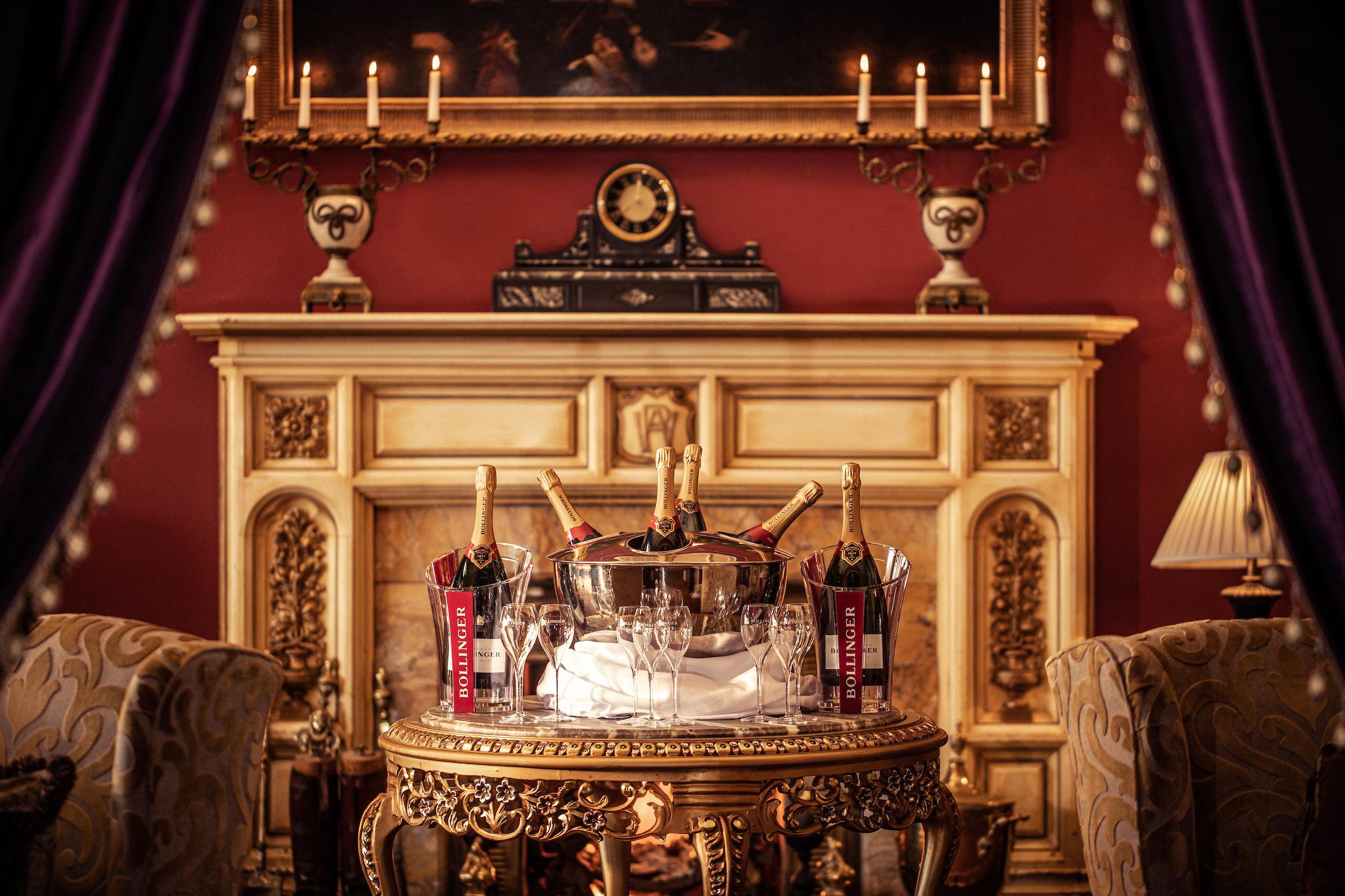 The Culloden Estate And Spa Holywood  Eksteriør billede The fireplace at the Bellagio