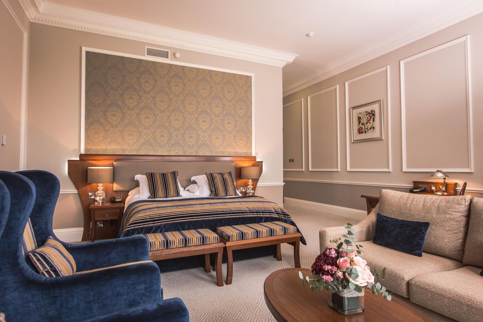 The Culloden Estate And Spa Holywood  Eksteriør billede A bedroom at the hotel