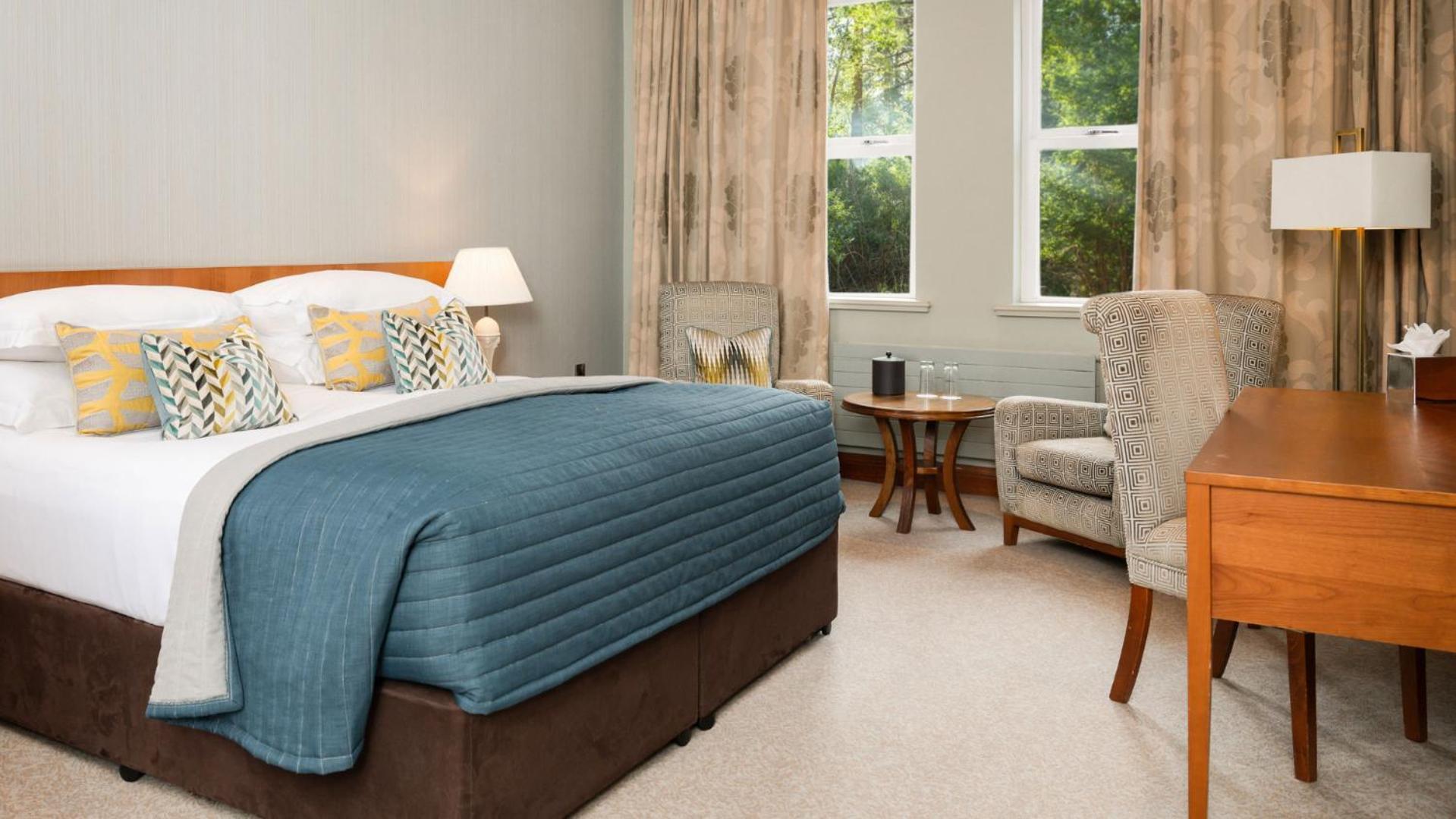 The Culloden Estate And Spa Holywood  Eksteriør billede A bedroom at the hotel
