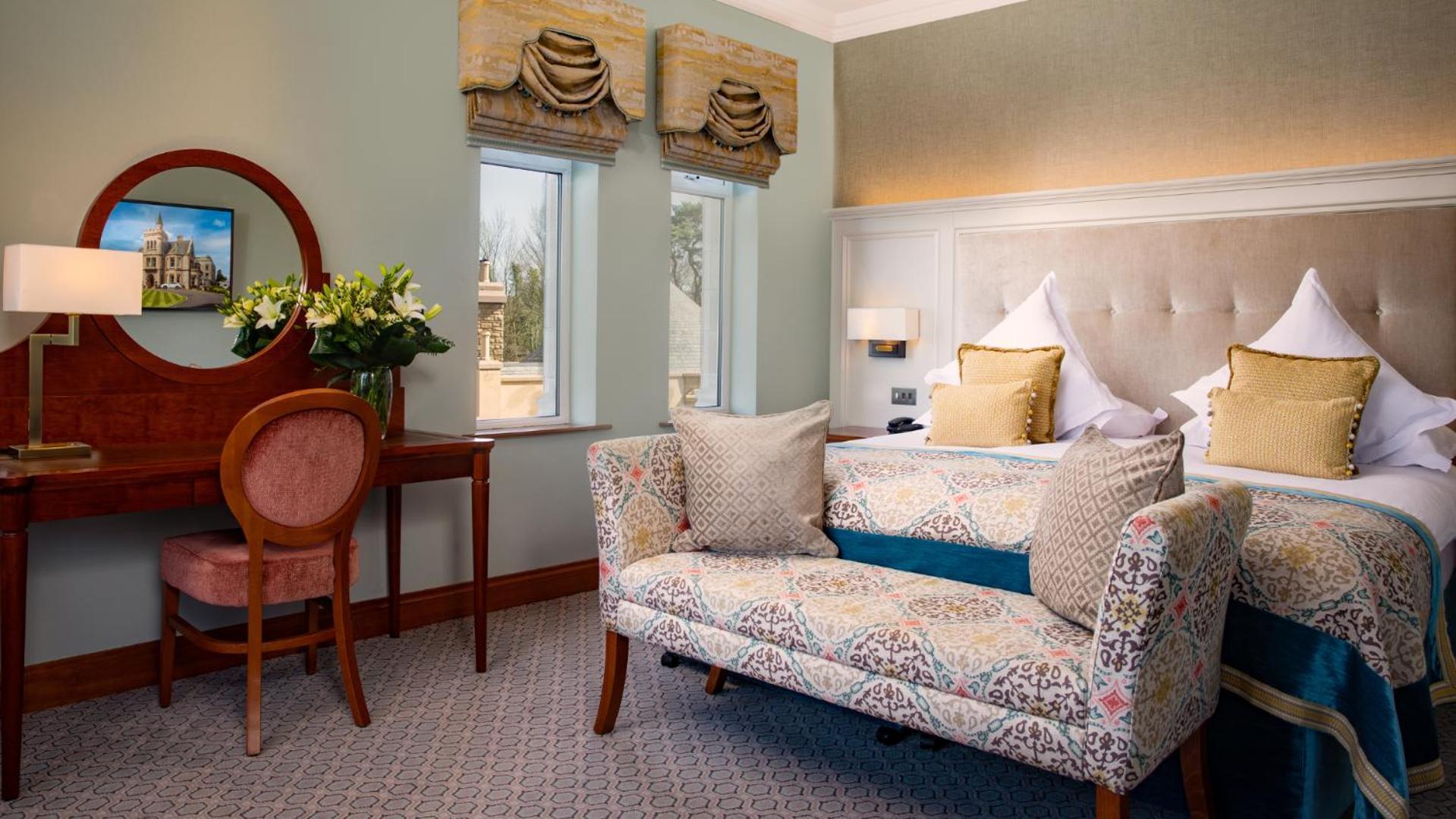 The Culloden Estate And Spa Holywood  Eksteriør billede A room at the hotel