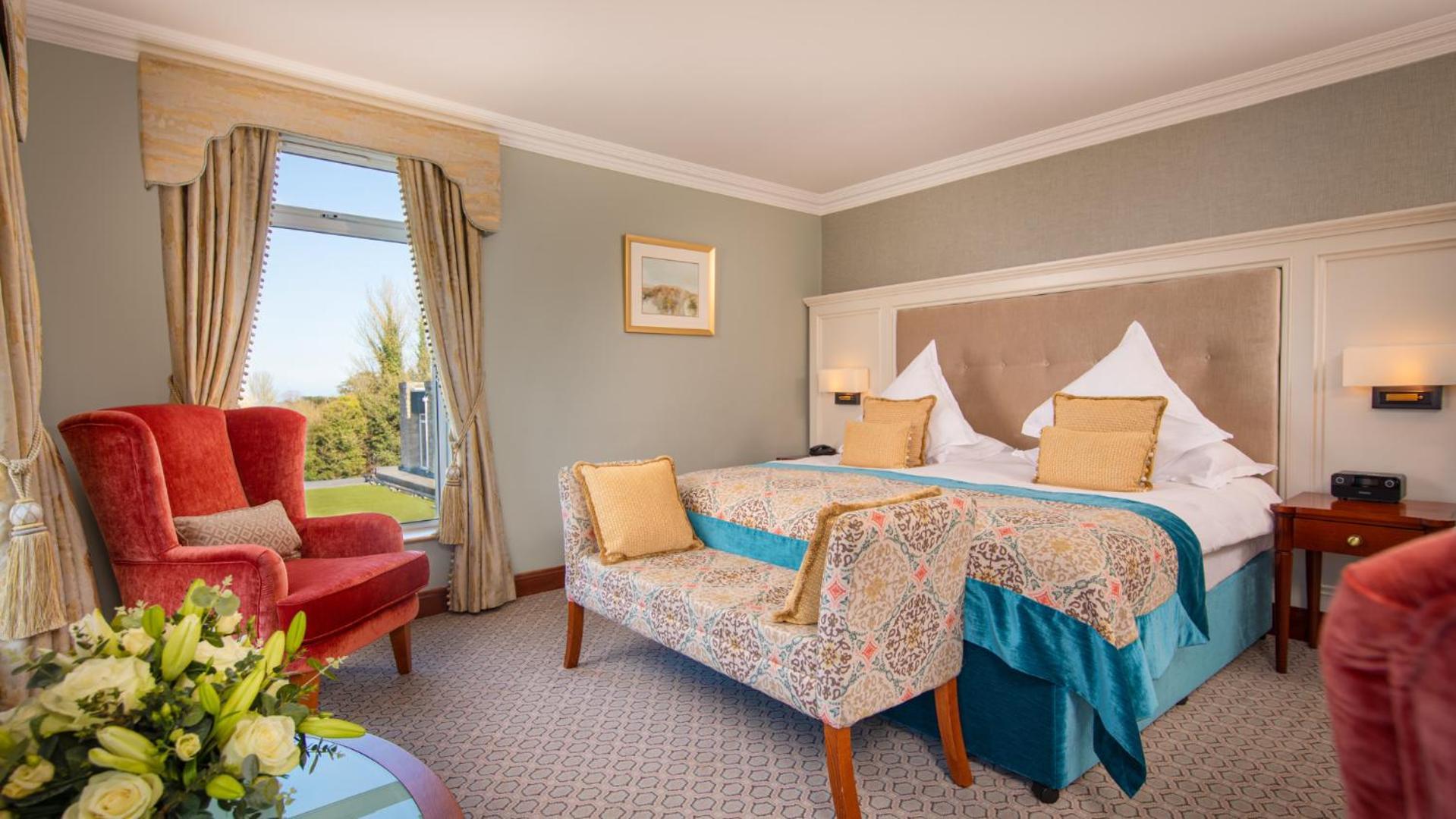 The Culloden Estate And Spa Holywood  Eksteriør billede A bedroom at the hotel
